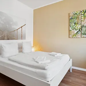 https://cozy-flat-close-to-kudamm-w-free-parking.find-berlin-hotels.com