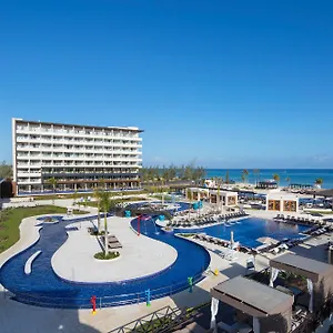 https://royalton-blue-waters.greaterantilleshotels.net