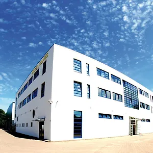 Class Hotel